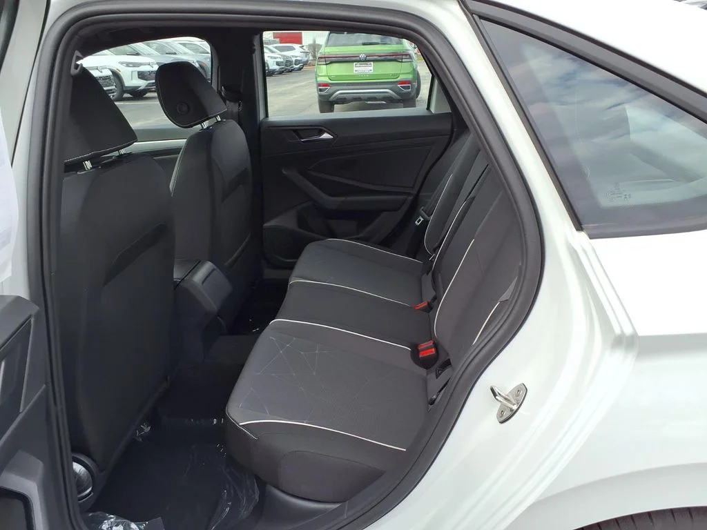 New 2026 Pure White Volkswagen 1.5T Sport image 12