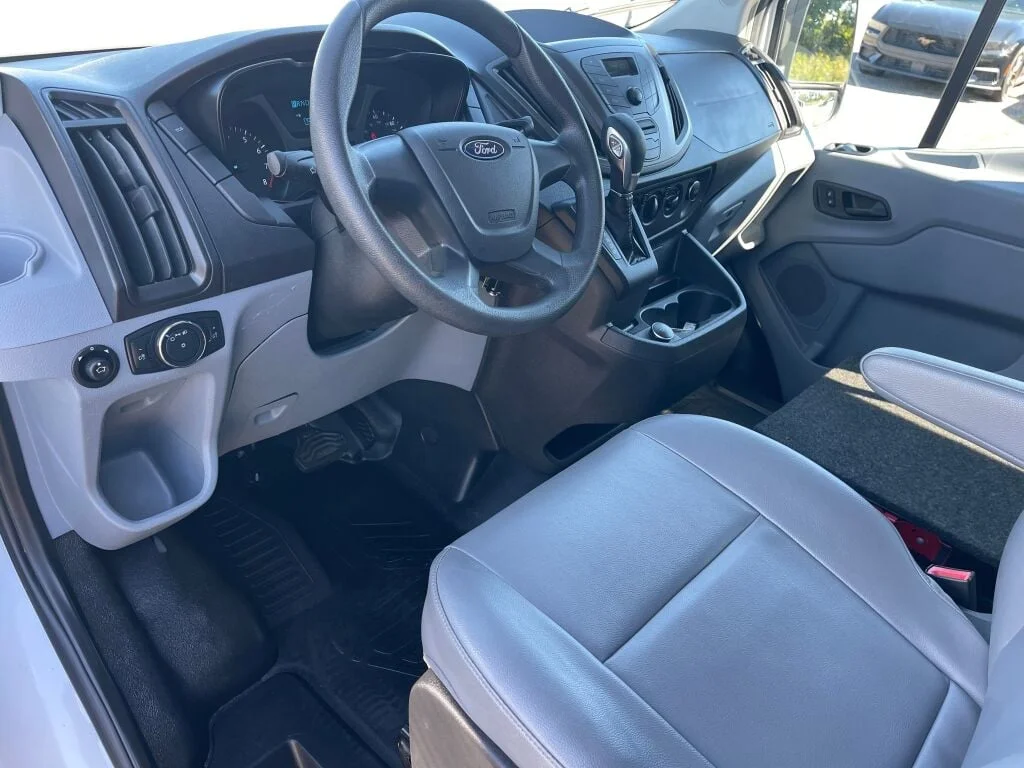 Used 2019 Oxford White Ford XL image 4
