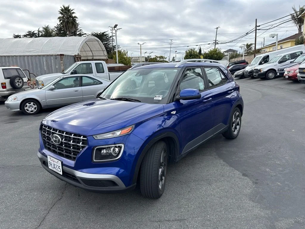 Used 2022 Blue Hyundai Limited image 2
