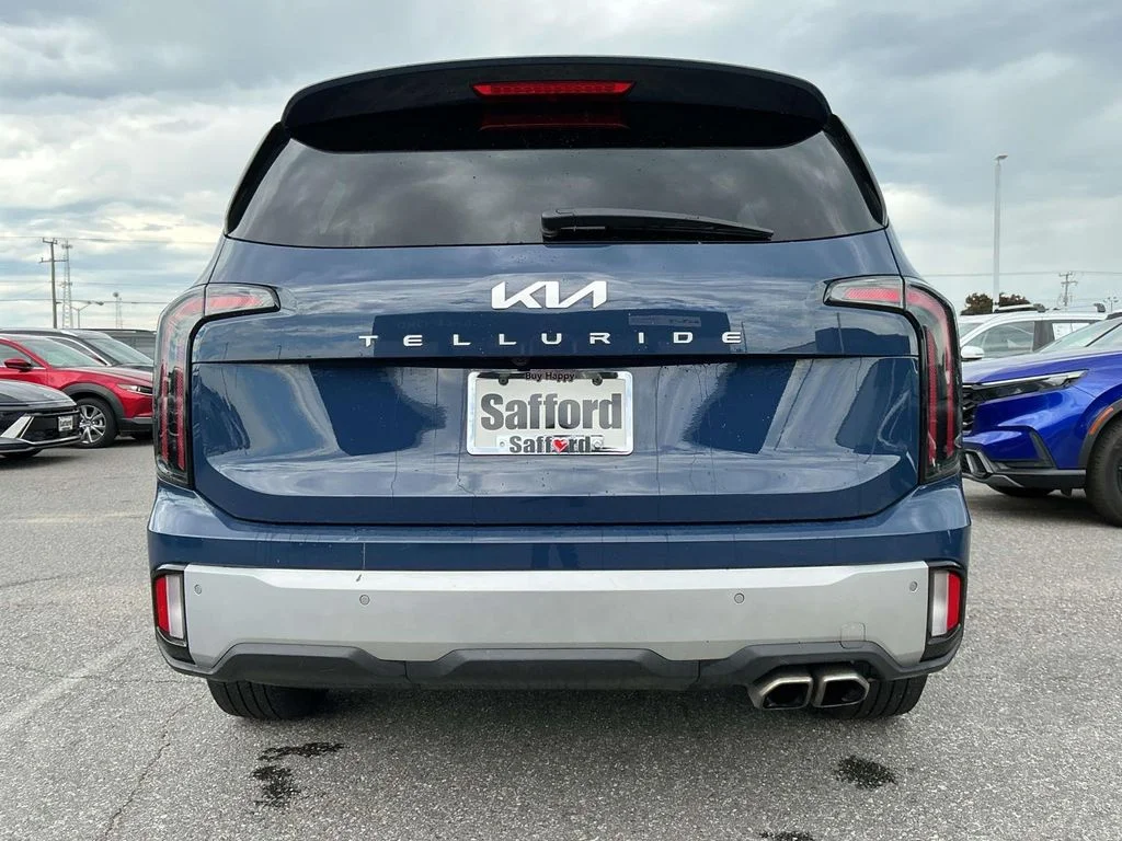 Used 2023 Black Kia EX image 11
