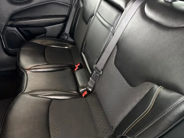 Used 2020 White Jeep Latitude image 24