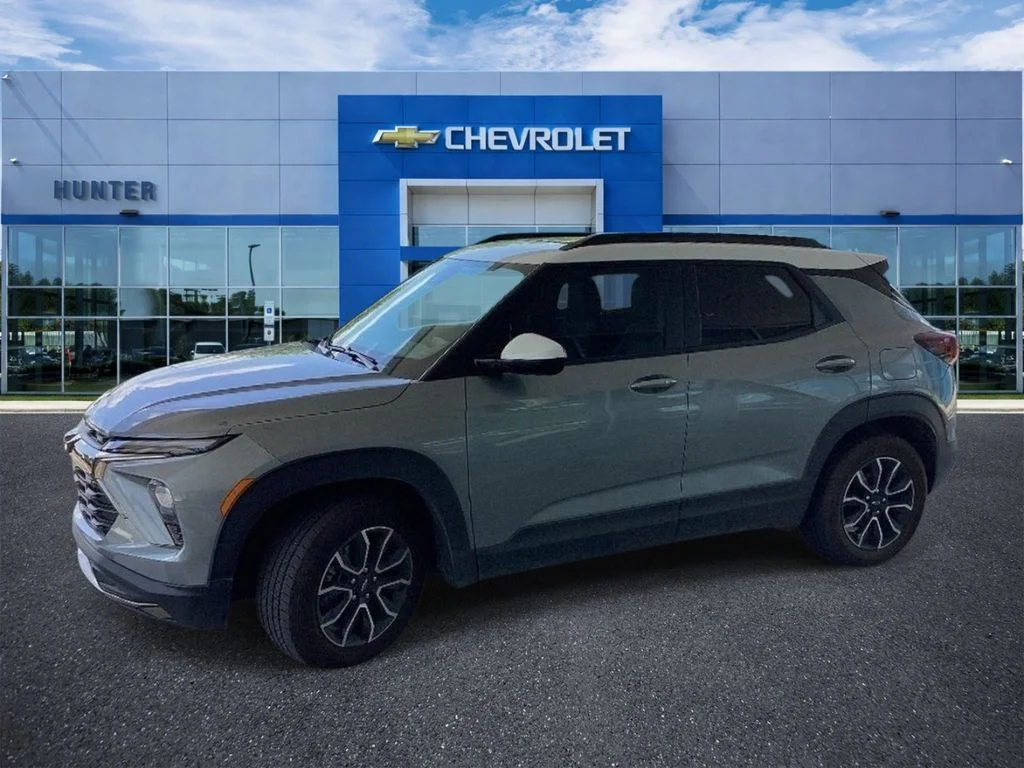 Used 2025 Sterling Gray Metallic Chevrolet ACTIV image 6