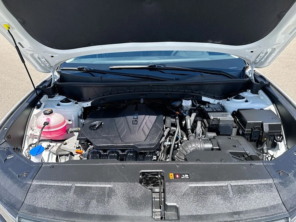 Used 2024 White Pearl Hyundai SEL image 21