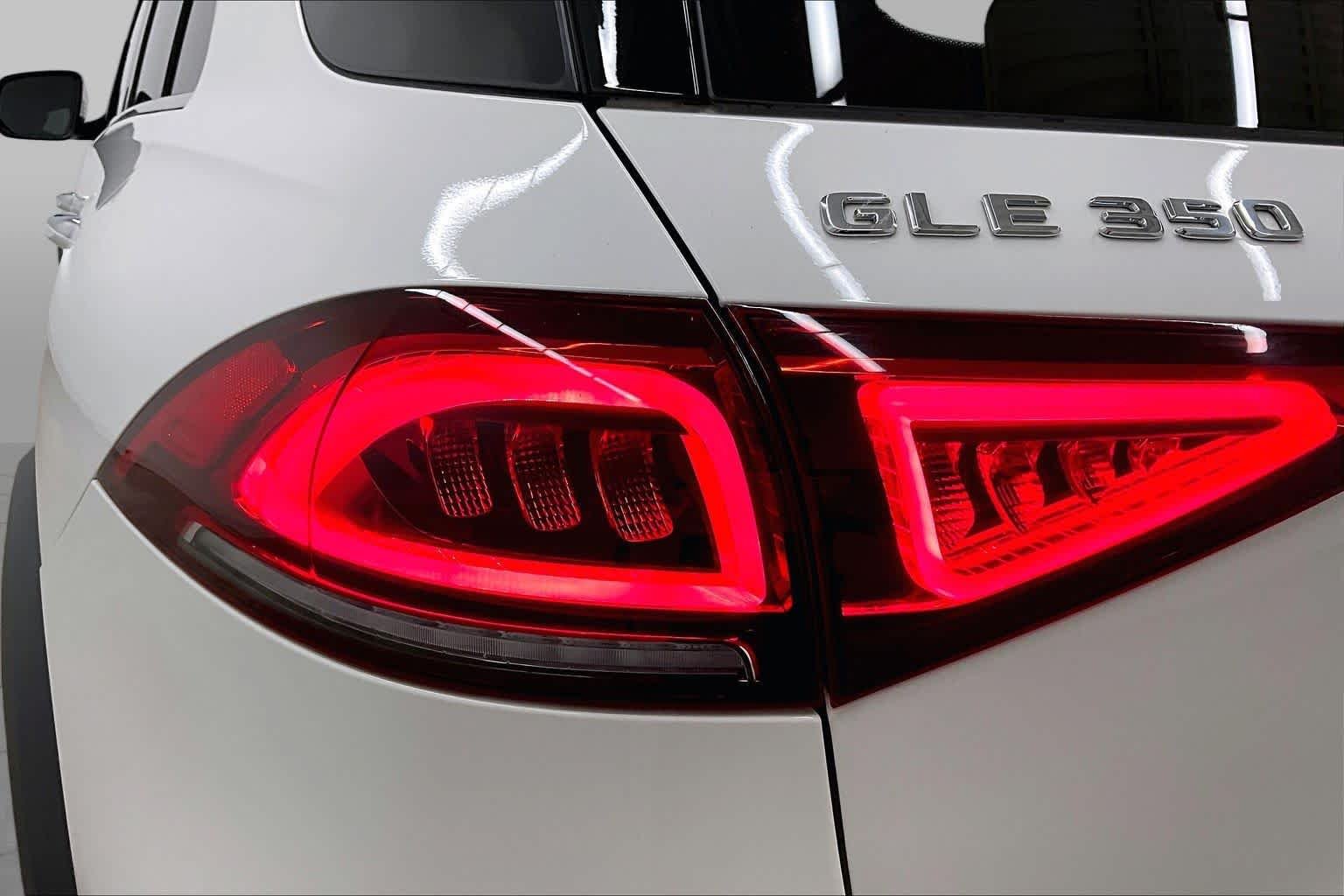 Used 2021 Polar White Mercedes-Benz GLE 350 image 28