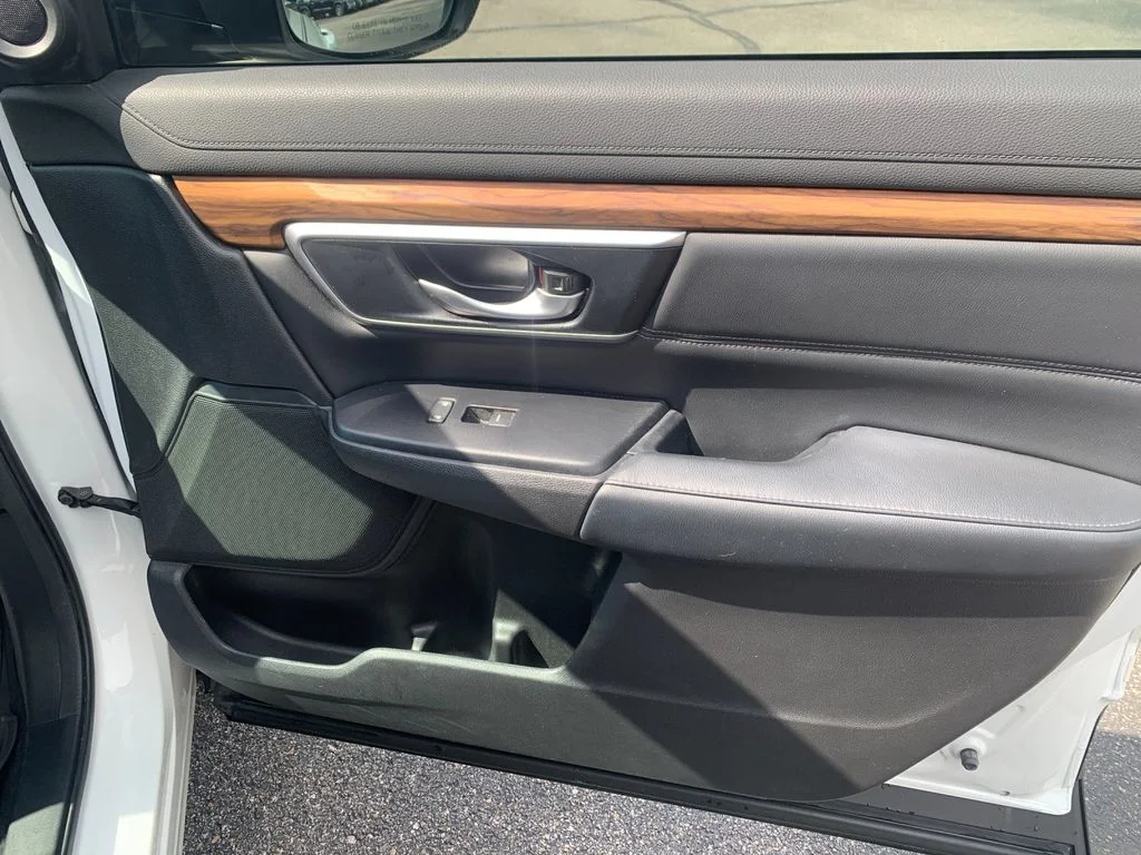 Used 2018  Honda EX-L image 19