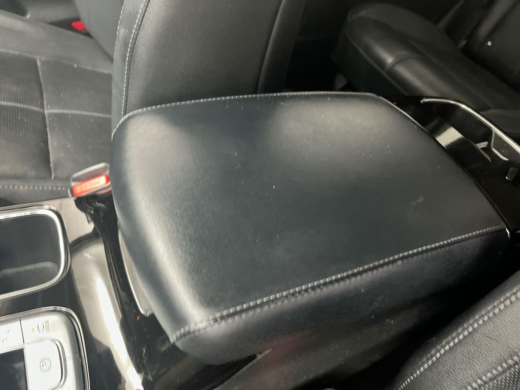 Used 2021 White Kia SX image 25
