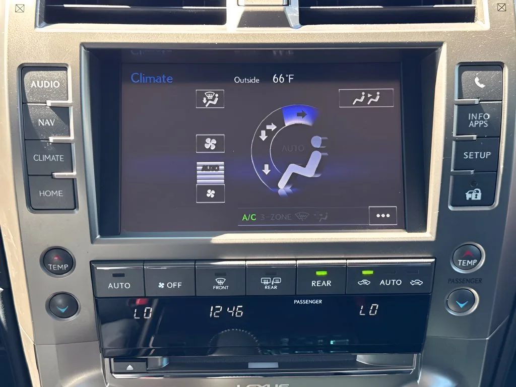 Used 2015 Black Lexus 460 image 19