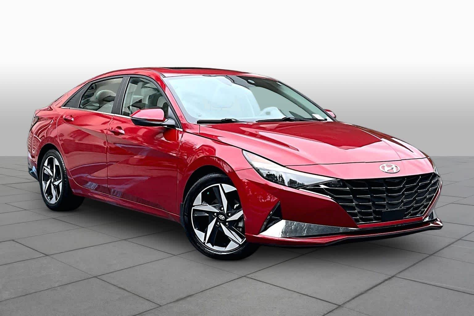 Used 2022 Scarlet Red Pearl Hyundai Limited image 5