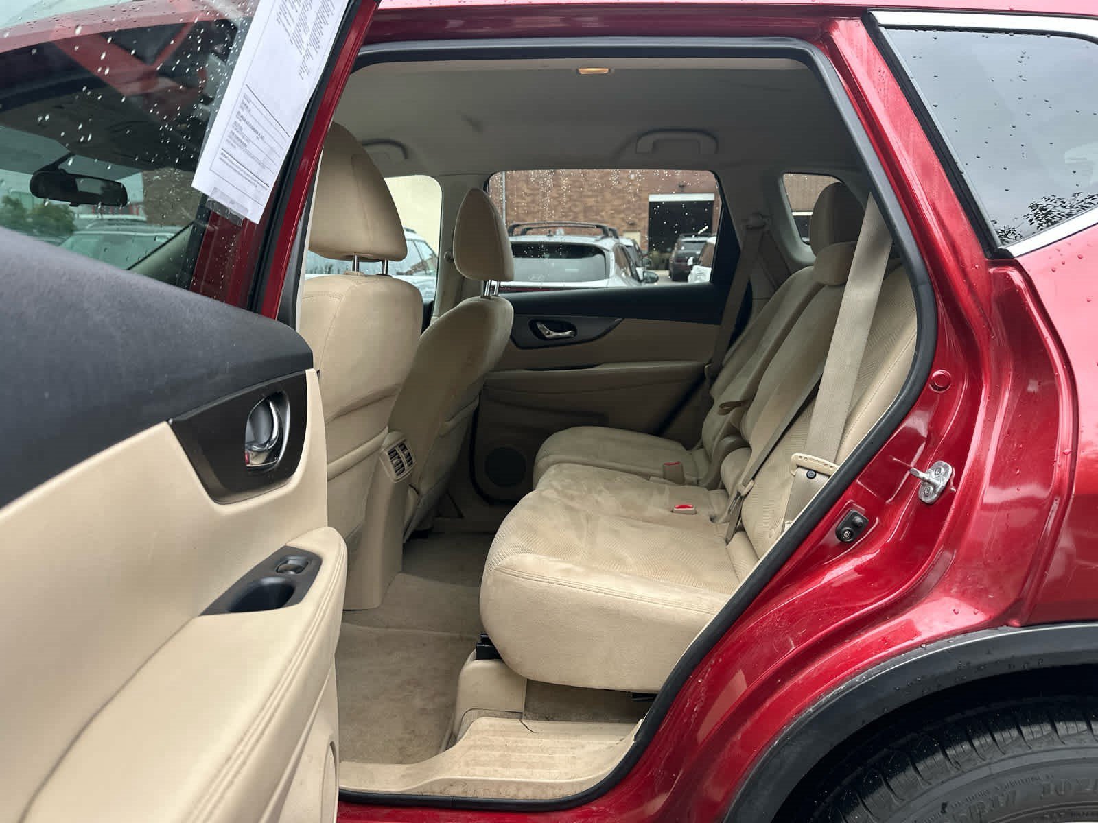 Used 2014 Cayenne Red Nissan SV image 6
