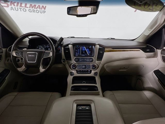 Used 2017 White Frost Tricoat GMC Denali image 25