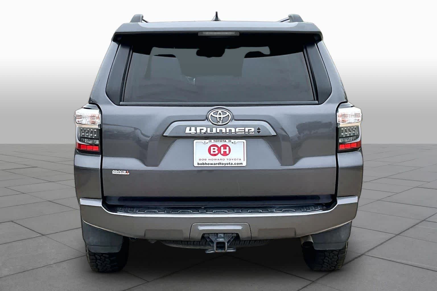 Used 2021 Magnetic Gray Metallic Toyota SR5 Premium image 5