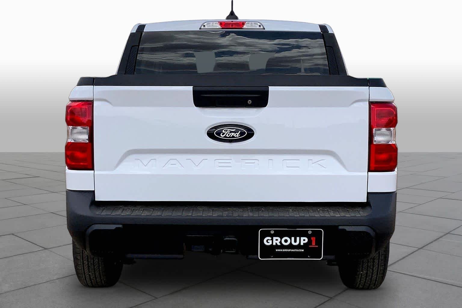 New 2026 Oxford White Ford XLT image 4