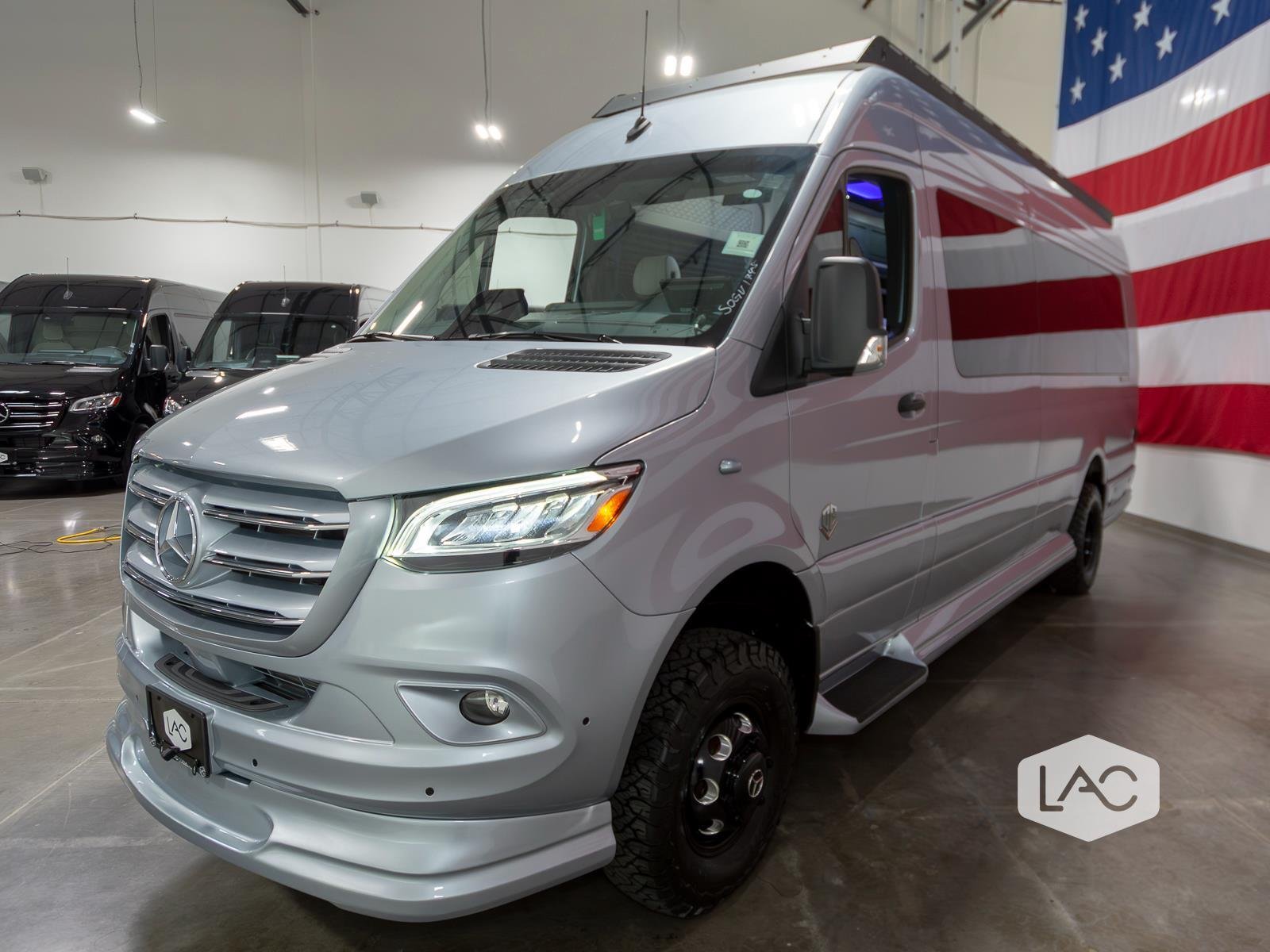 New 2026 Hightech Silver OGV LUXURY COACH AWD ADV PKG 2.1 w/ Comfort Seats image 35