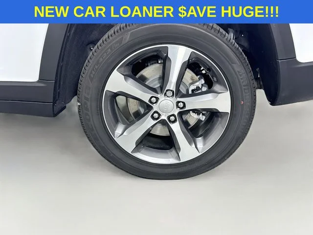 New 2026 Bright White Clear-Coat Exterior Paint Jeep Limited image 30