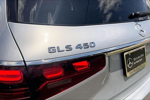 Used 2025 Silver Mercedes-Benz GLS 450 image 25