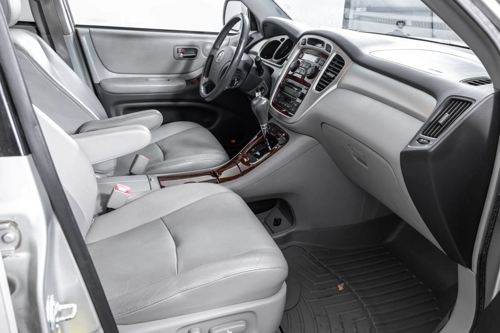 Used 2006  Toyota NA image 37