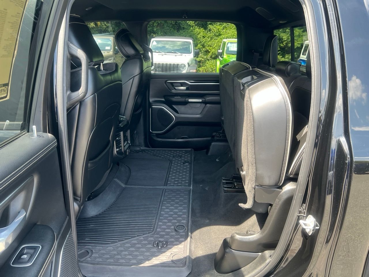 Used 2019 Black Ram Laramie image 19
