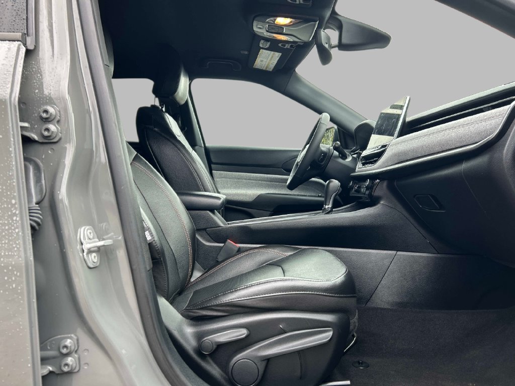 Used 2023 Gray Jeep Latitude Lux image 19