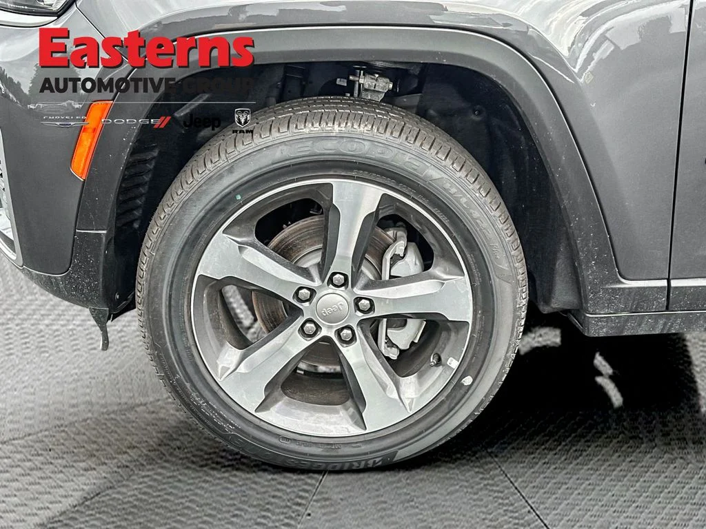 New 2026 Baltic Gray Metallic Clear-Coat Exterior Paint Jeep Limited image 28