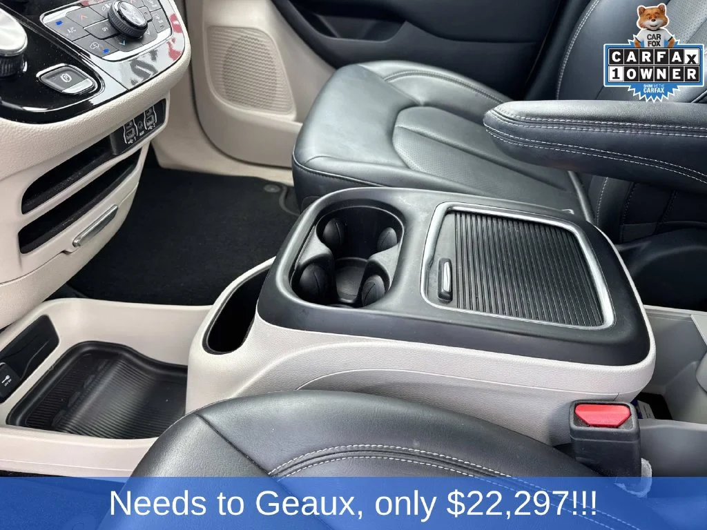 Used 2023 Silver Chrysler Touring L image 42