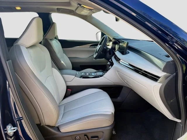 Used 2026 Grand Blue INFINITI LUXE image 15