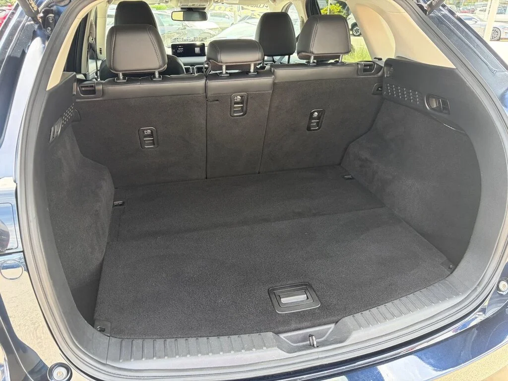 Used 2022  Mazda GS AWD at image 10