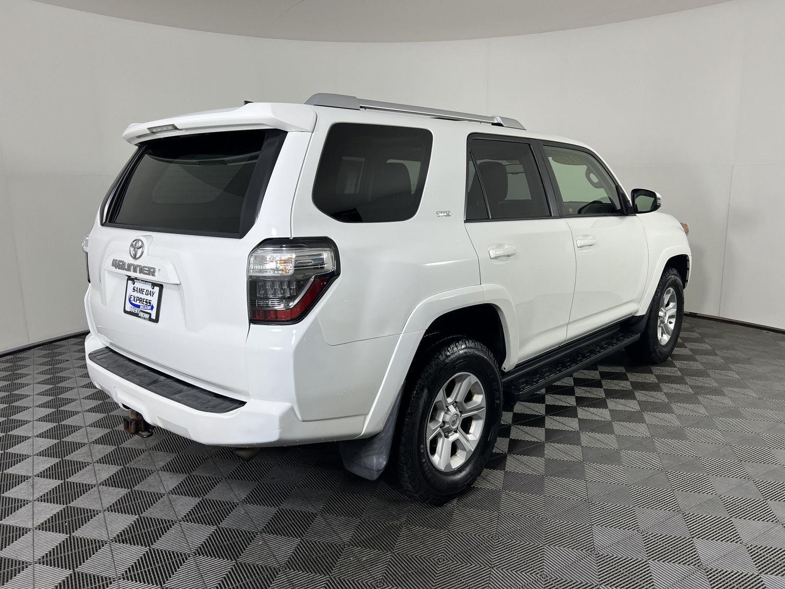 Used 2017 Super White Toyota SR5 Premium image 3