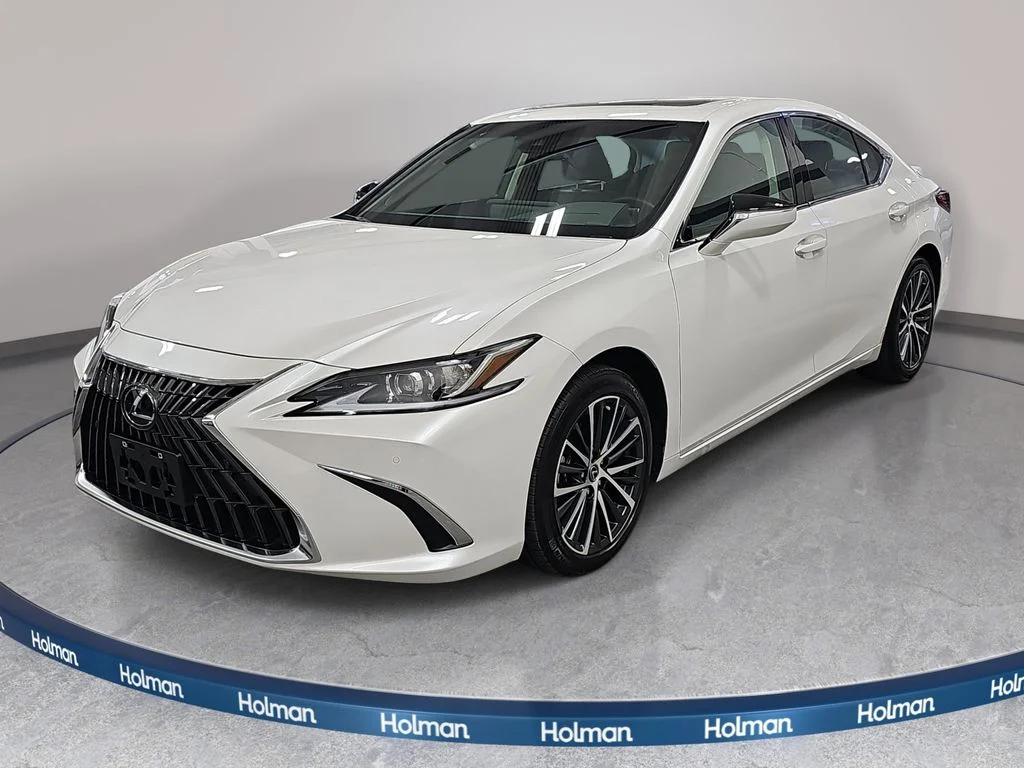 2025 Lexus ES 300h's photo