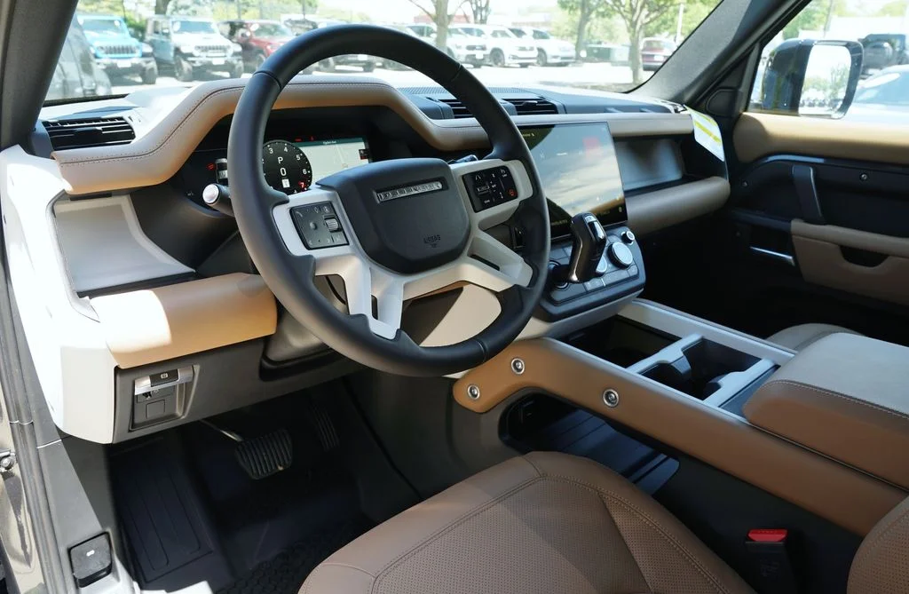 New 2026 Carpathian Grey Land Rover X-Dynamic SE image 13