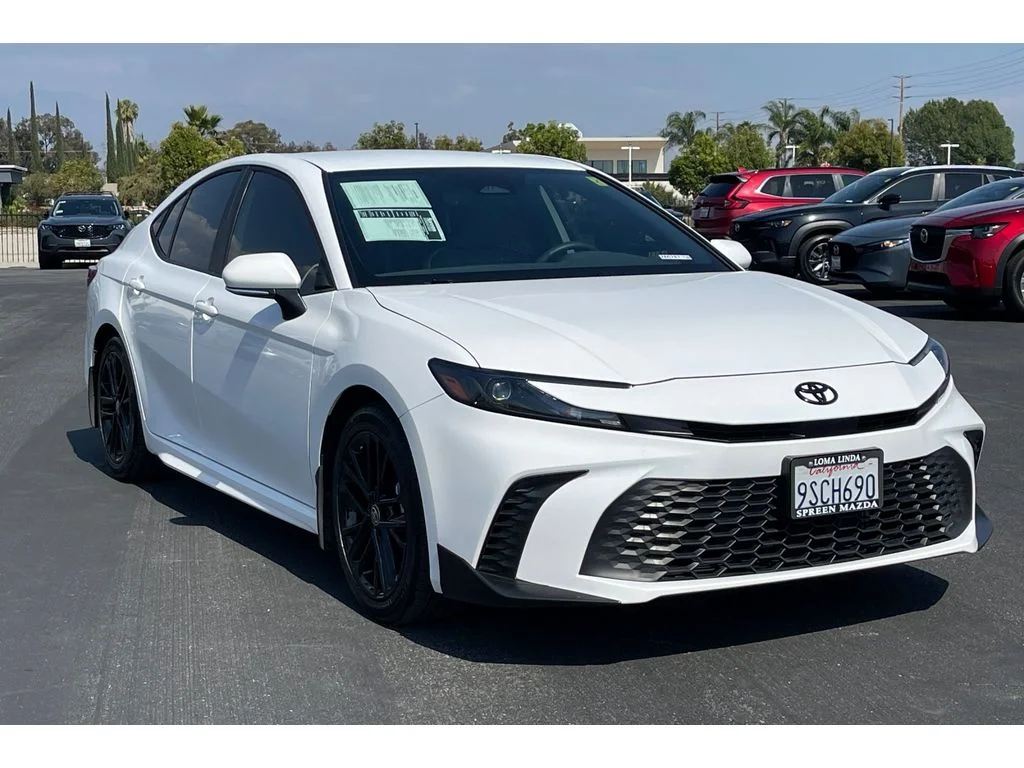 Used 2025 Ice Cap Toyota SE image 9