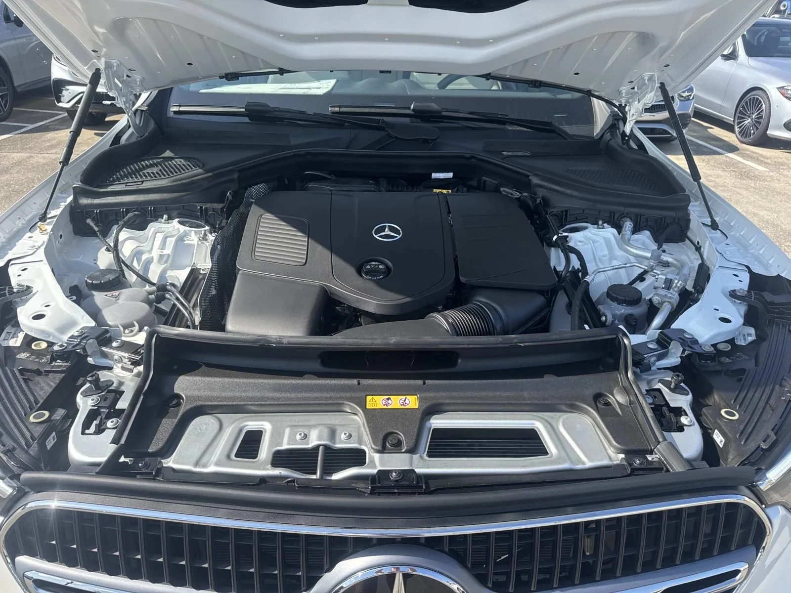 New 2026 White Mercedes-Benz GLC 300 image 8