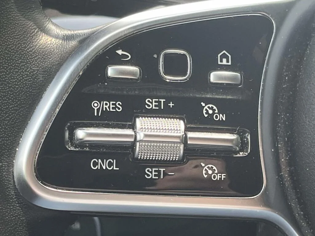 Certified Used 2023 Polar White Mercedes-Benz GLA 250 image 35