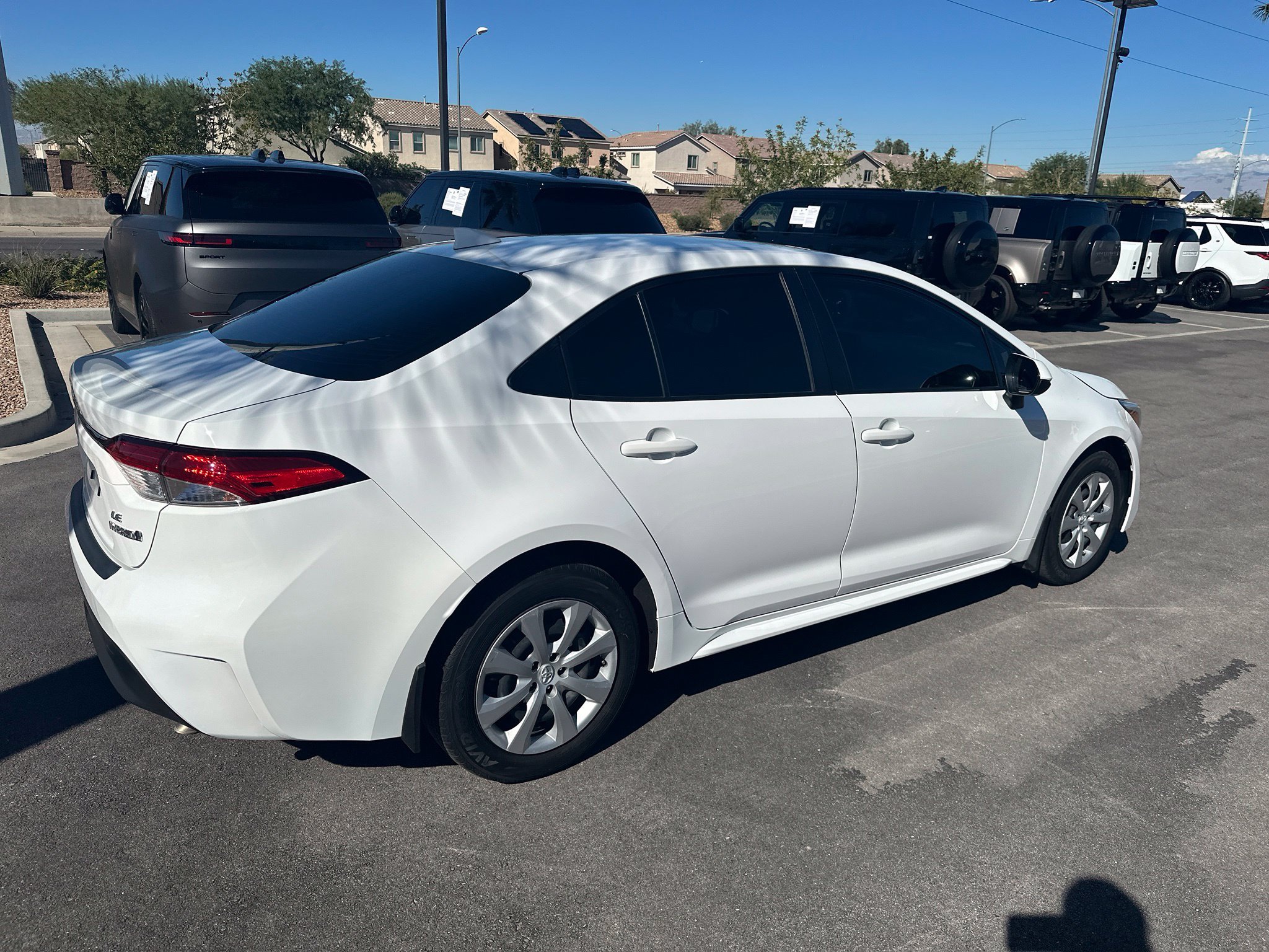 Used 2024 Ice Toyota LE image 3