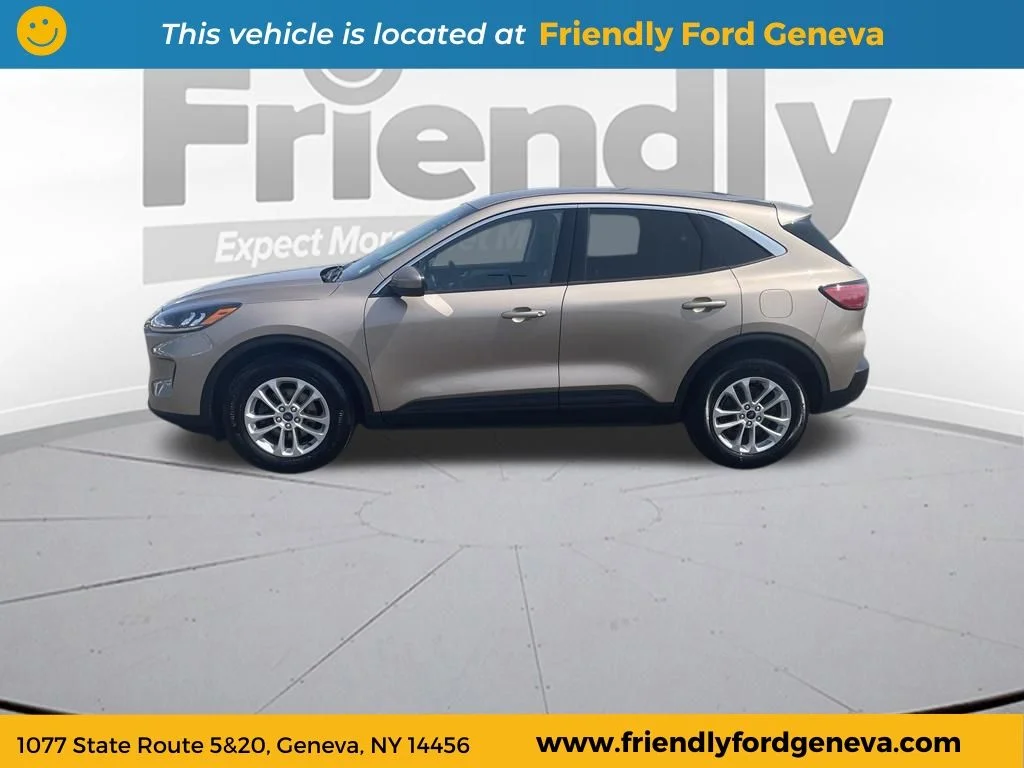 Used 2021 Gold Ford SE image 8