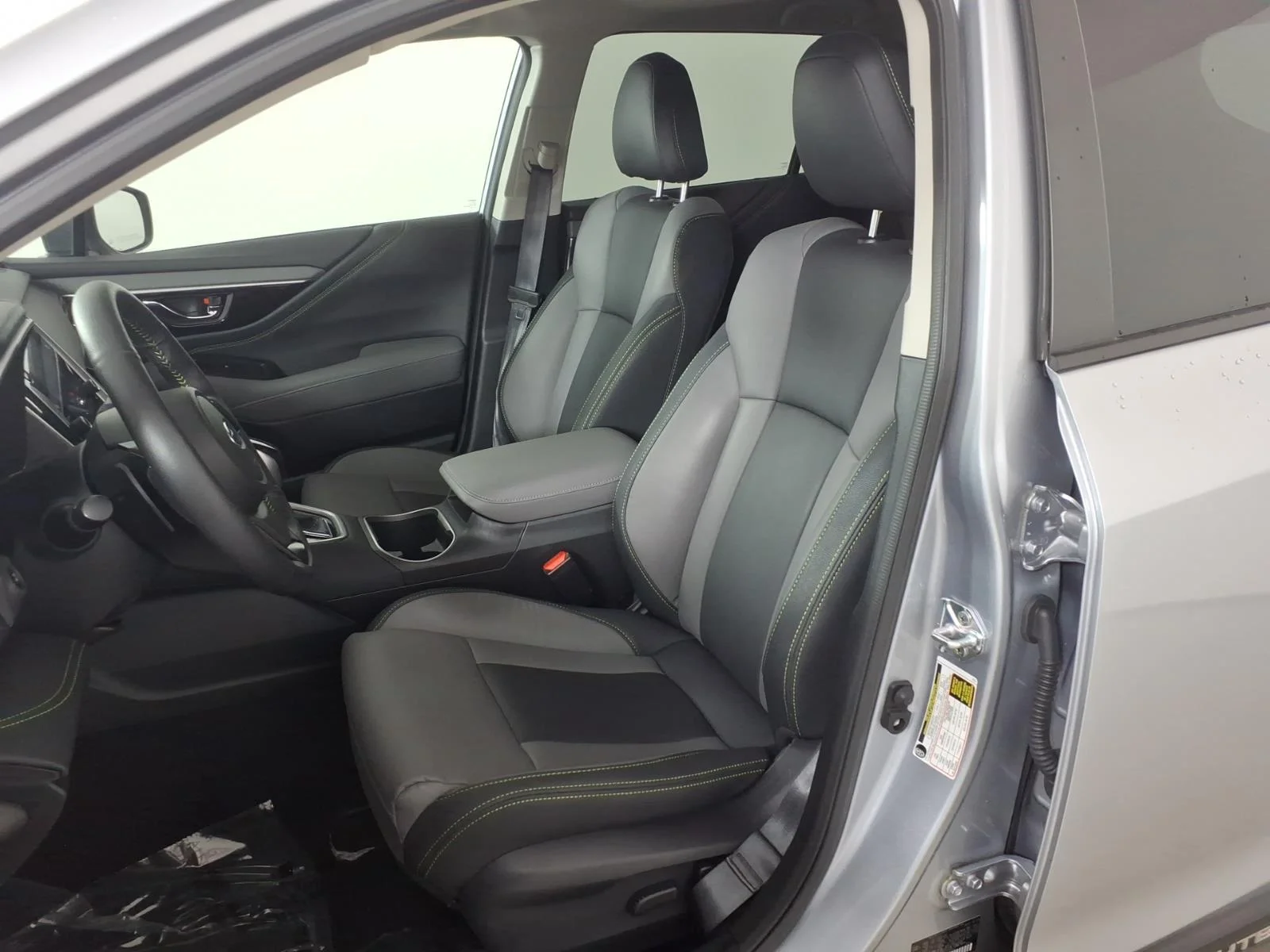 Certified Used 2025 Ice Silver Metallic Subaru Onyx Edition image 29
