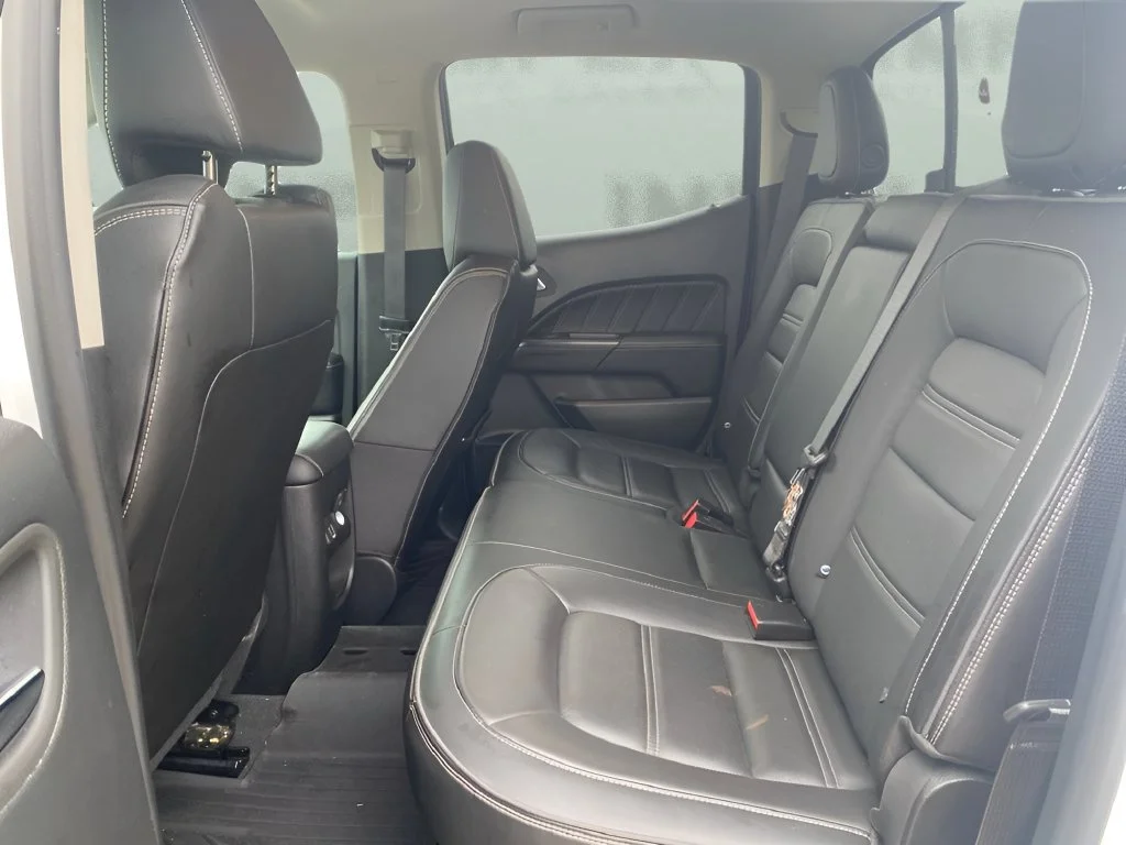 Used 2022 SUMMIT WHITE GMC 4WD Denali image 10