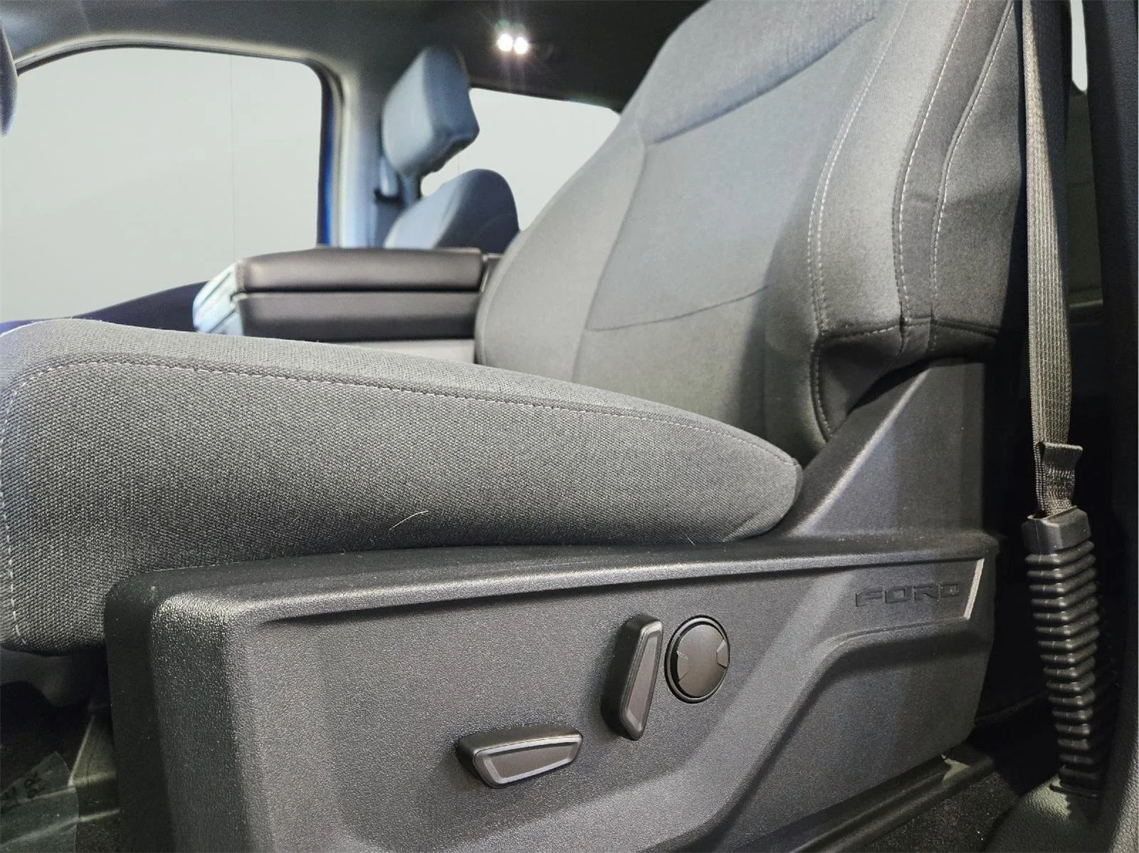Used 2025 Atlas Blue FORD XLT image 20