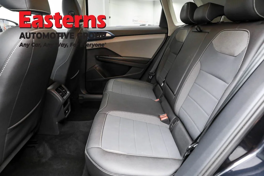 Used 2024 Black Volkswagen 1.5T SE image 21