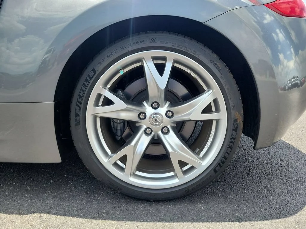 Used 2011 Gray Nissan 2dr Cpe Auto image 27