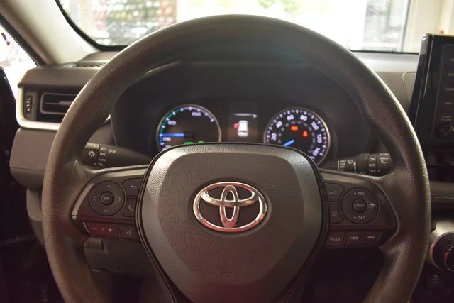 Used 2022 Black Toyota XLE image 31