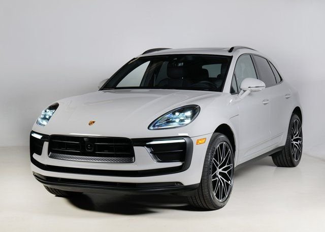 2023 Porsche Macan Base