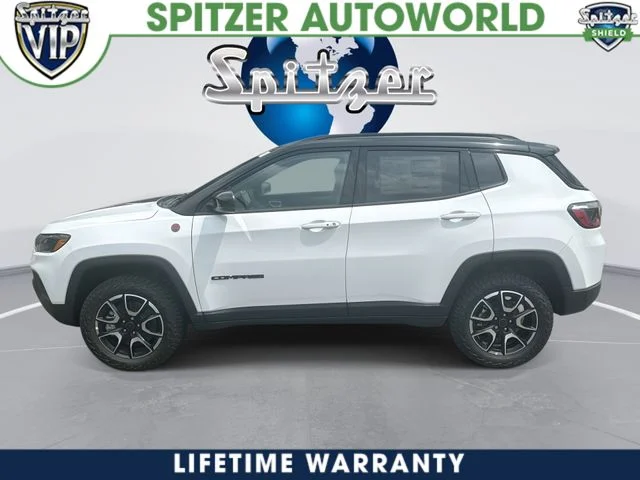 New 2026 Bright White Clear-Coat Exterior Paint Jeep Trailhawk image 6
