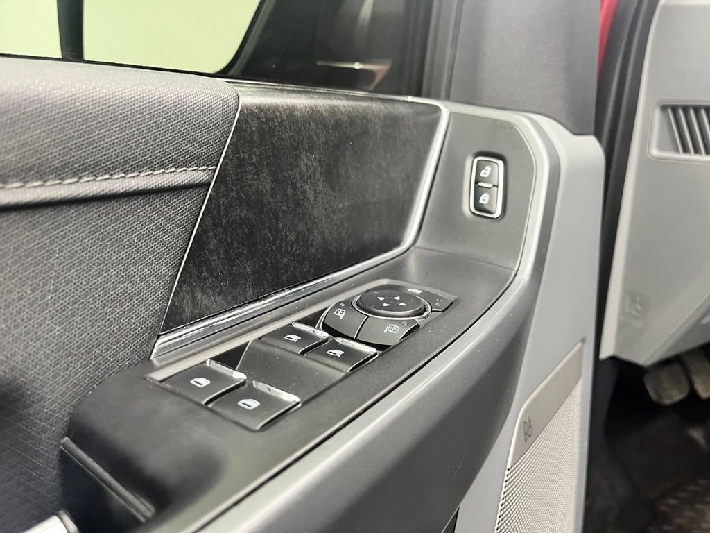 Used 2021  Ford XLT image 17