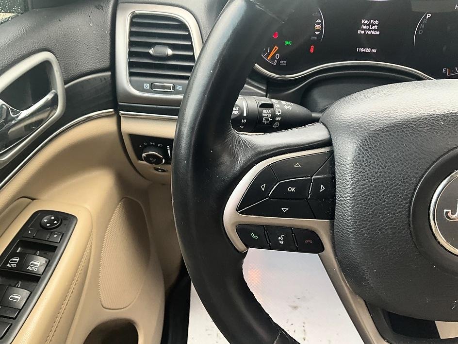 Used 2019 Gray Jeep Limited image 32