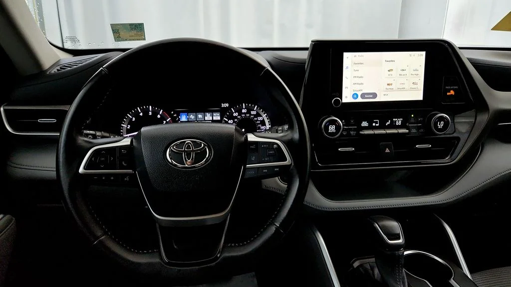 Used 2023 Silver Toyota LE image 28