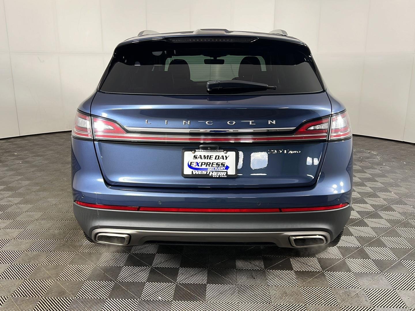 Used 2019 Blue Diamond Lincoln Reserve image 6