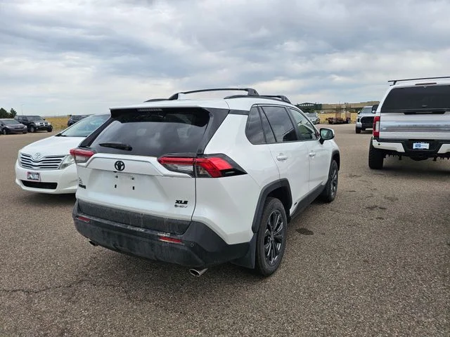 Used 2025 Wind Chill Pearl Toyota XLE Premium image 8