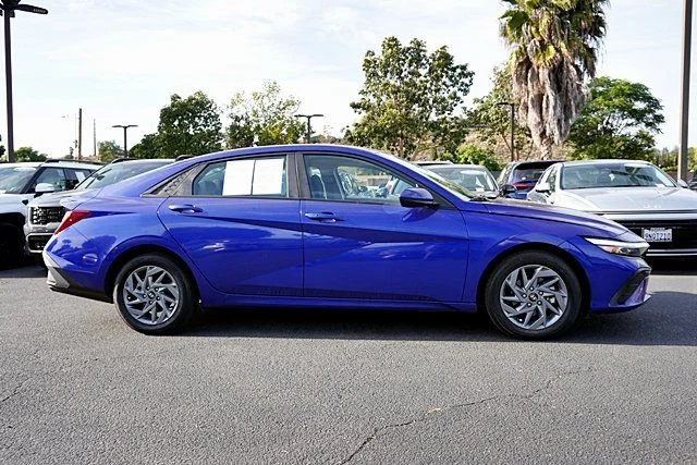 Used 2024 Blue Hyundai SEL image 6