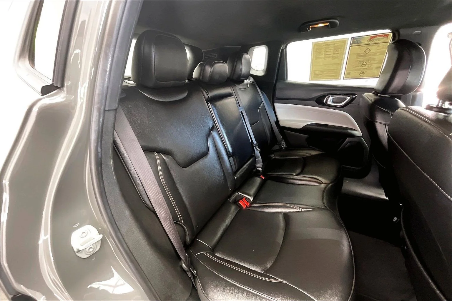 Used 2024 Sting-Gray Clearcoat Jeep Limited image 18
