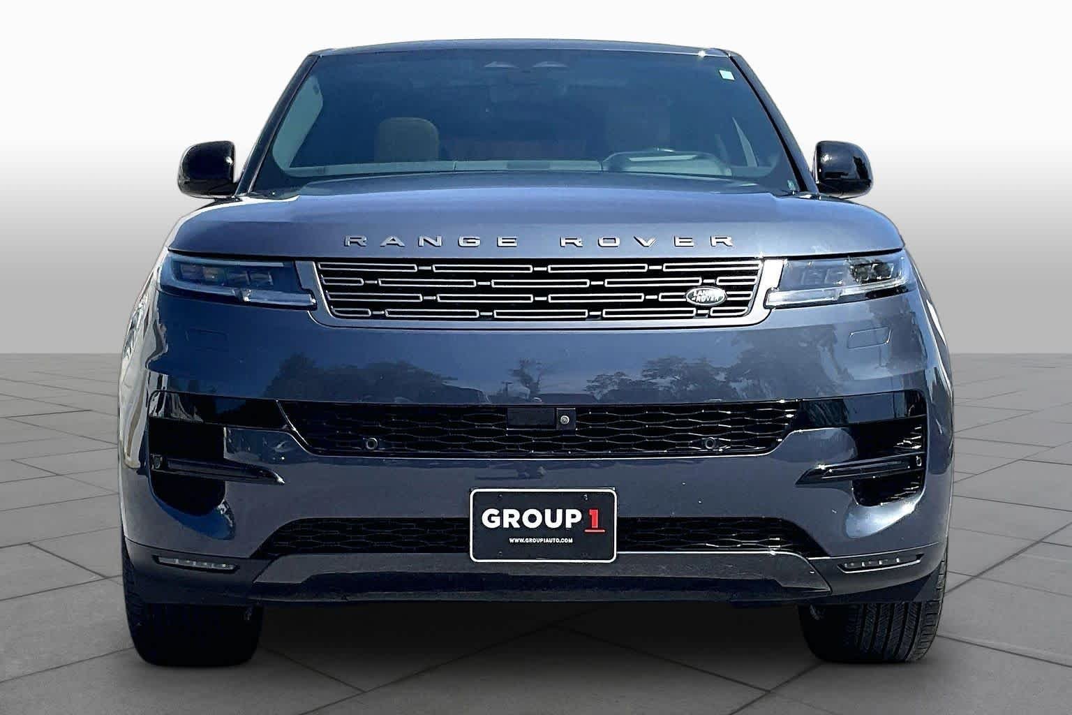 Used 2024 Carpathian Grey Premium Metallic Land Rover SE image 3